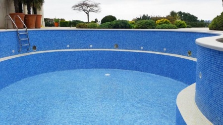 R&eacute;novation de piscine &agrave; Coulommiers : transformez votre bassin vieillissant